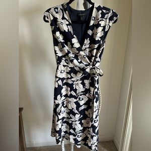 Banana Republic floral asymmetrical wrap dress with tie. Size 4P.
